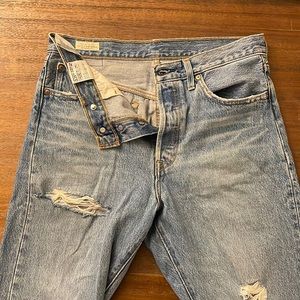 levis 501 distressed jeans